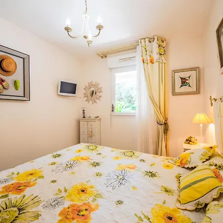 Cap Marine-8 By Interhome